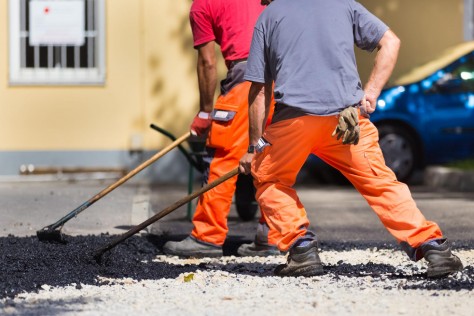 A Nagykunság a járhatatlan utaktól és a megélhetés nyújtó munkahelyek hiányától szenved